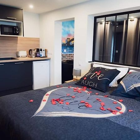 Charmante Residence De Tourisme Avec Jacuzzi Crecy-la-Chapelle ภายนอก รูปภาพ