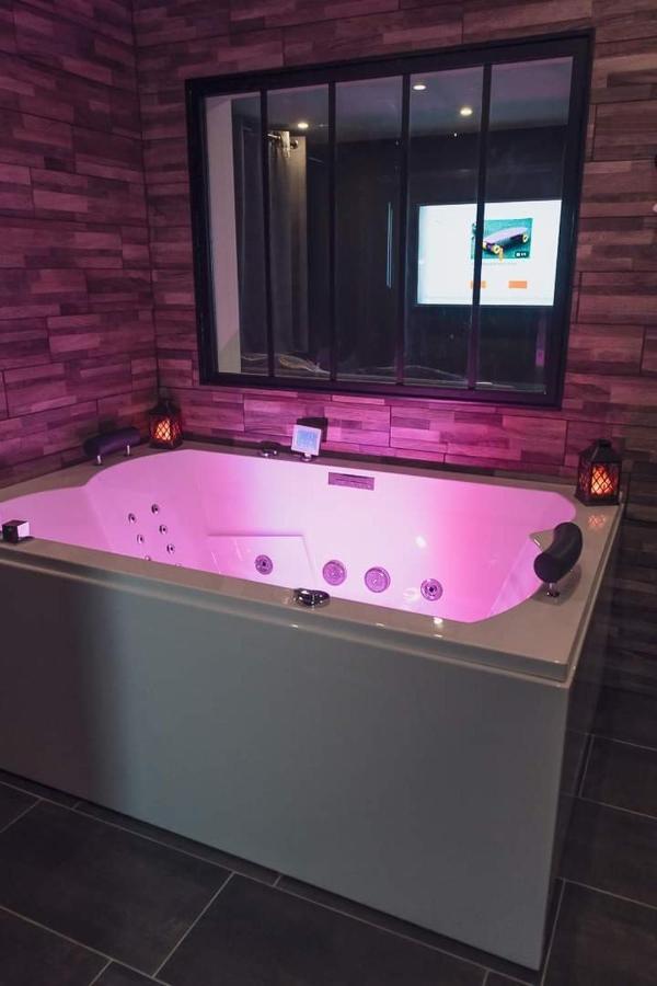 Charmante Residence De Tourisme Avec Jacuzzi Crecy-la-Chapelle ภายนอก รูปภาพ